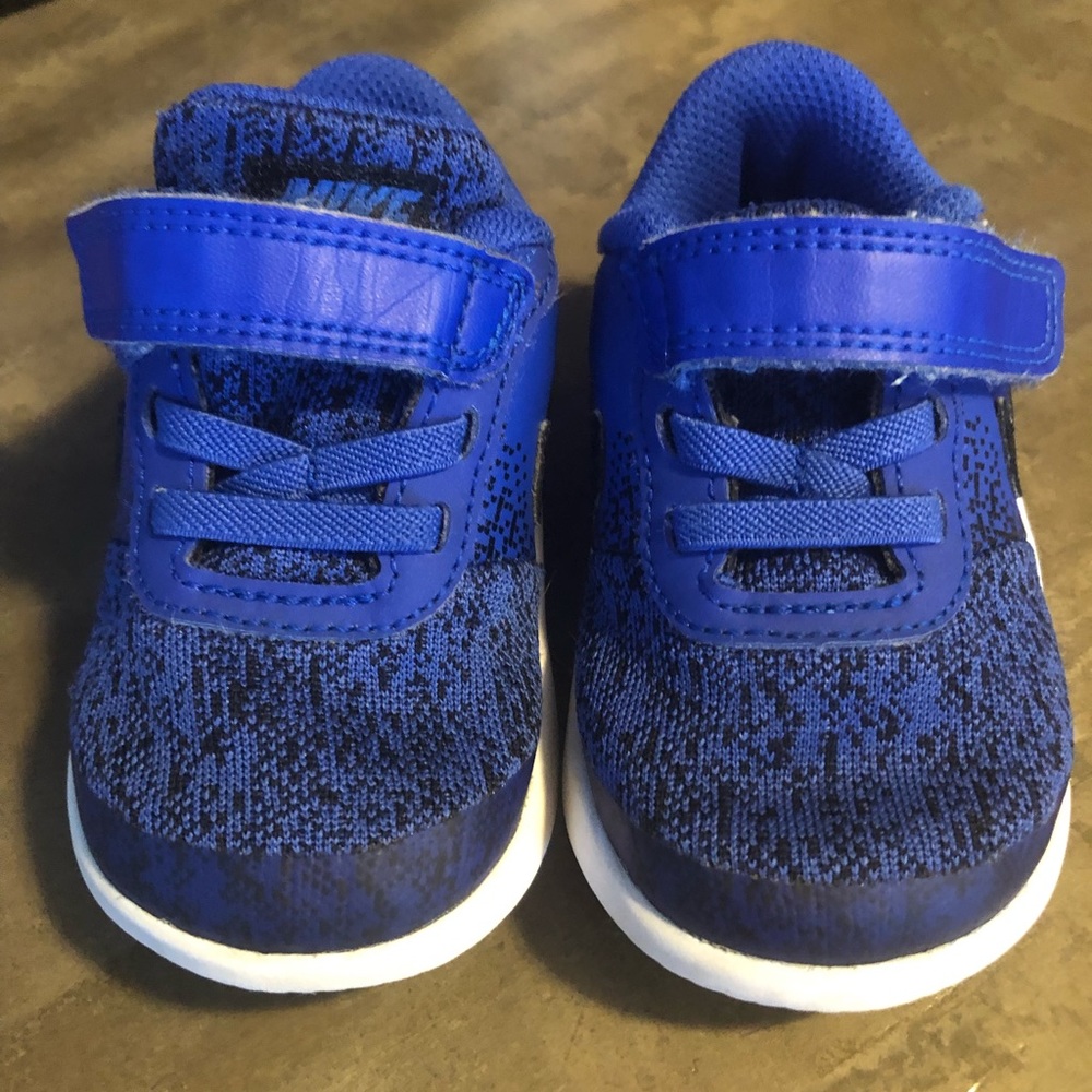 SOLD - Toddler Nike Shoes Size 5